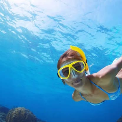 Snorkel en aguas cristalinas